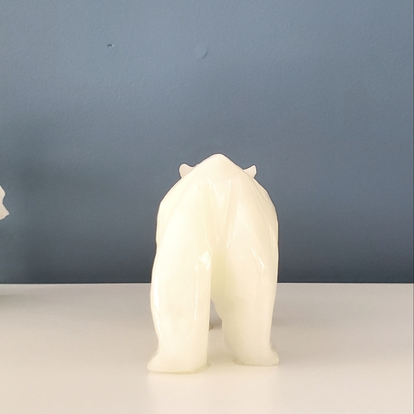 Hand Carved Onyx Stone White Polar Bear - Picture 8 of 8